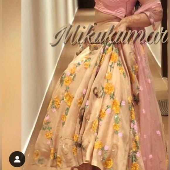 Golden Miku Kumar Designer Lehenga with blouse and dupatta - Picture 5 of 5